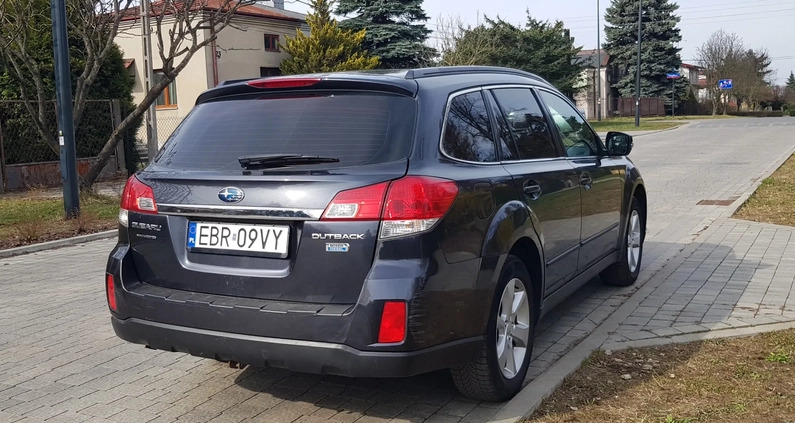 Subaru Outback cena 30000 przebieg: 264045, rok produkcji 2013 z Łódź małe 667